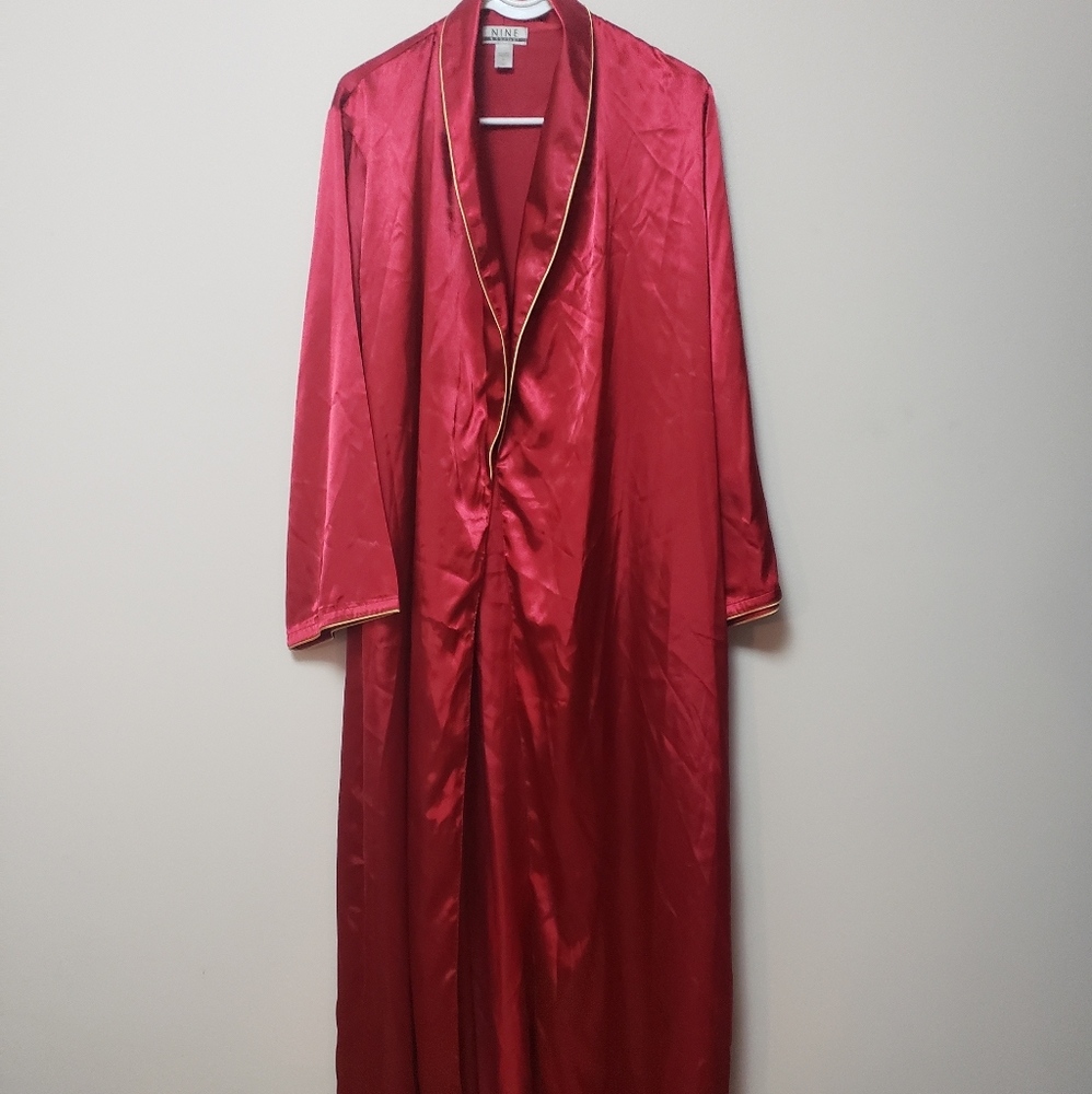Nine & Co.Red Satin Robe M - Picture 6 of 7